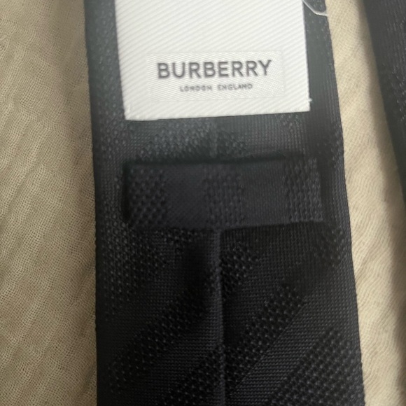 Burberry tie- worn once for an event! - Picture 3 of 3